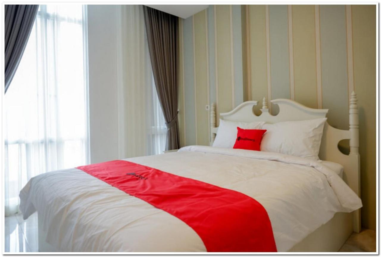 Reddoorz Plus @ Madukoro Raya Semarang Exterior foto